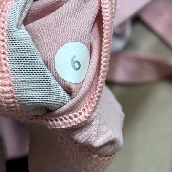 Lululemon Water Bound Sports Bra - Picture 5 of 7